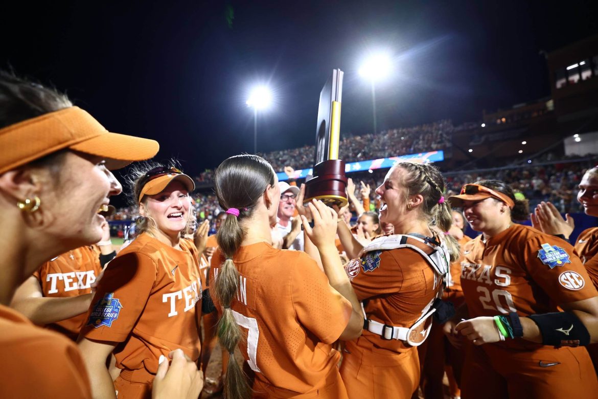 How Texas won it: The final inning that sealed the title
